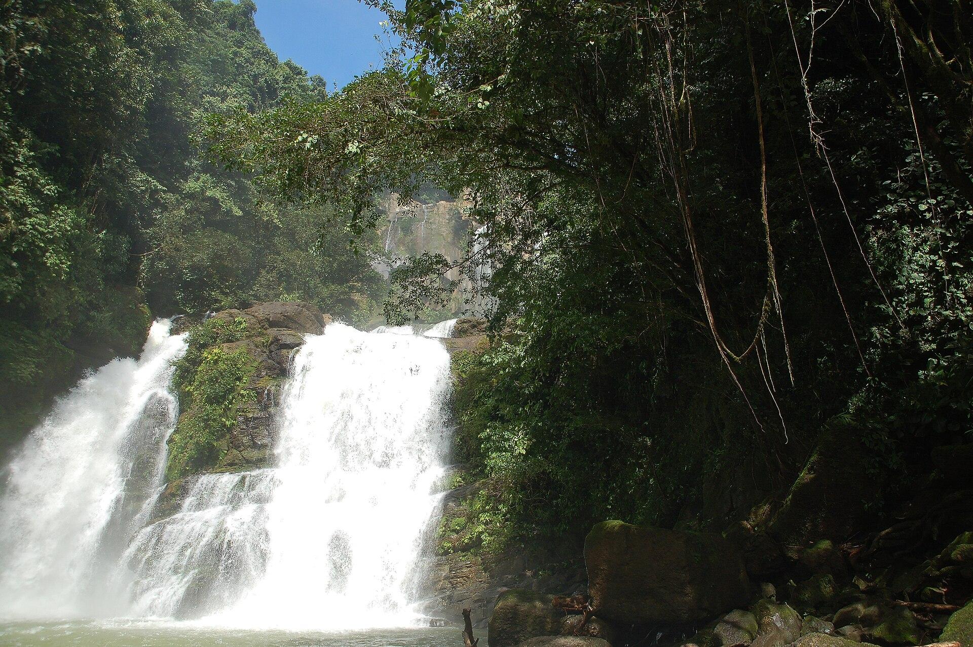 Nauyaca Waterfall